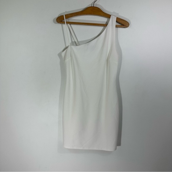 3 for $20 ⭐️ Lulu’s Late Night Love White One-Shoulder Bodycon Dress - Picture 2 of 13